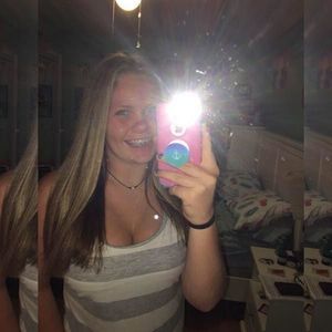 Meet your Posher, Emily