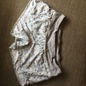 Lululemon running shorts - Grey size 6