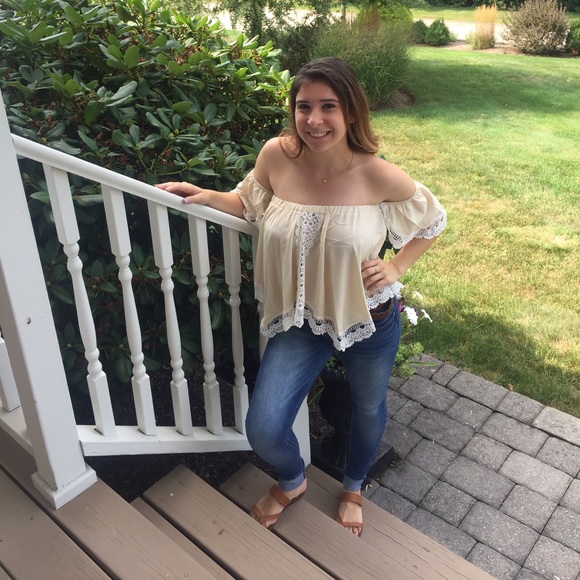 Eve Laced Top - Picture 2 of 4