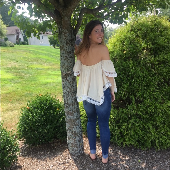 Eve Laced Top - Picture 3 of 4