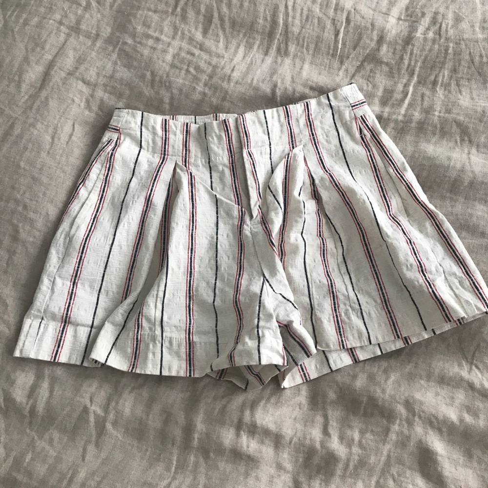 Pleated gap striped high wasted shorts