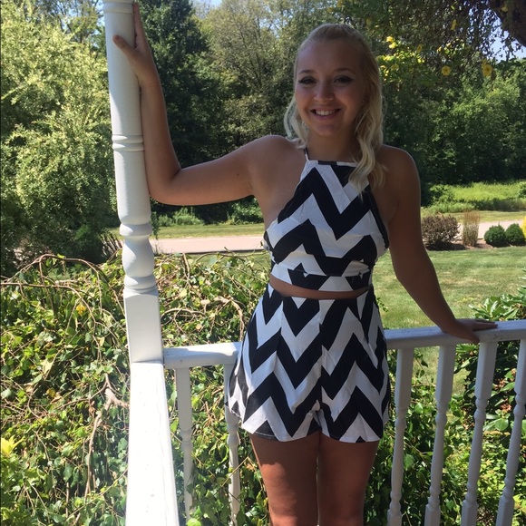 Black and White Shorts Set - Picture 4 of 4