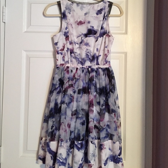 Simply Vera Vera Wang Dress - Picture 4 of 7