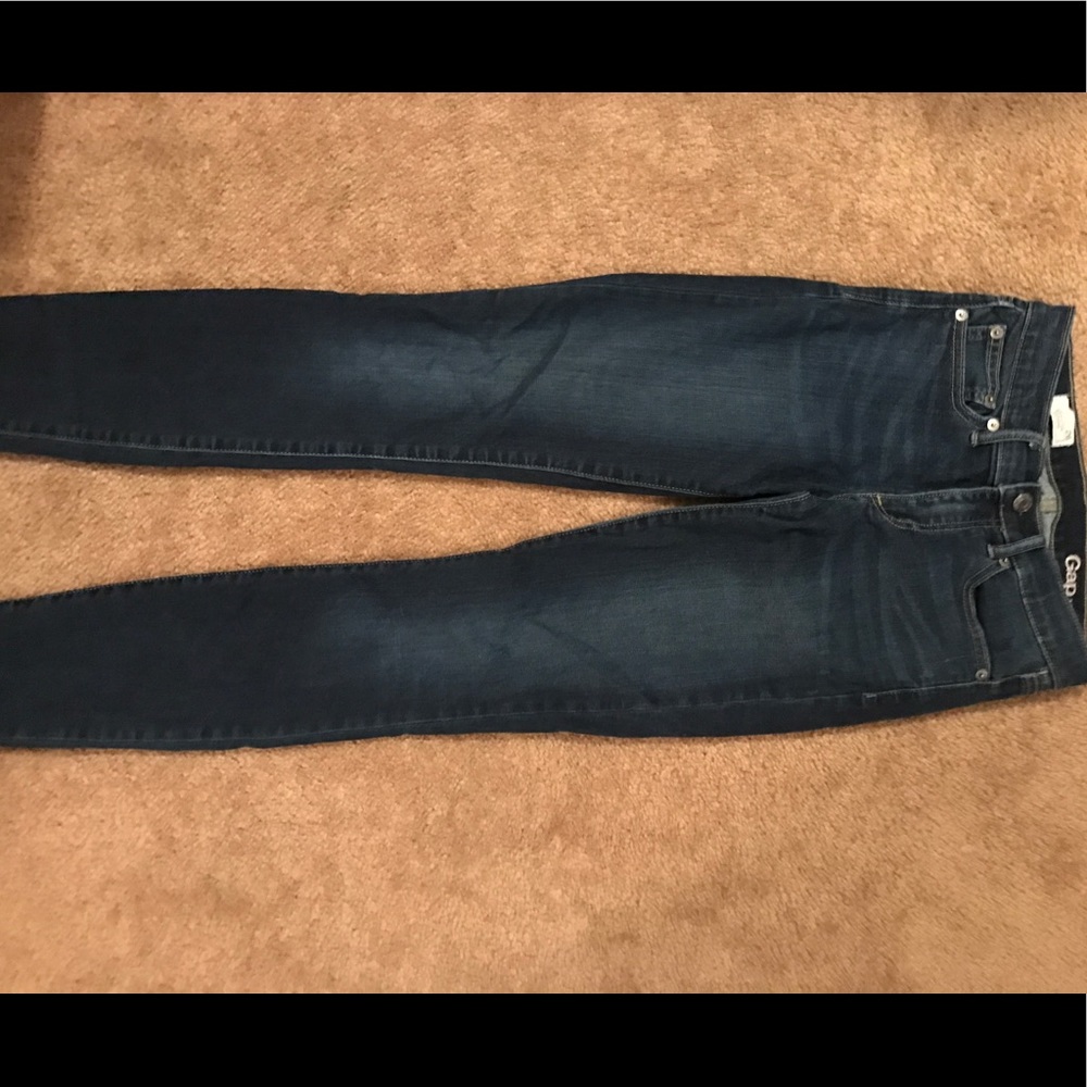 Size 26 stretchy GAP legging jeans