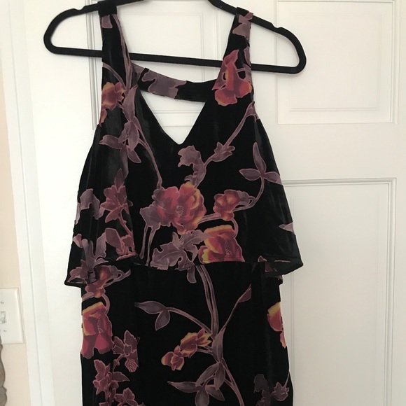 NWOT everly floral velvet dress never worn sz M - Picture 4 of 8
