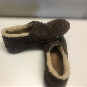 Ugg Bettey in dark brown.  Size 8