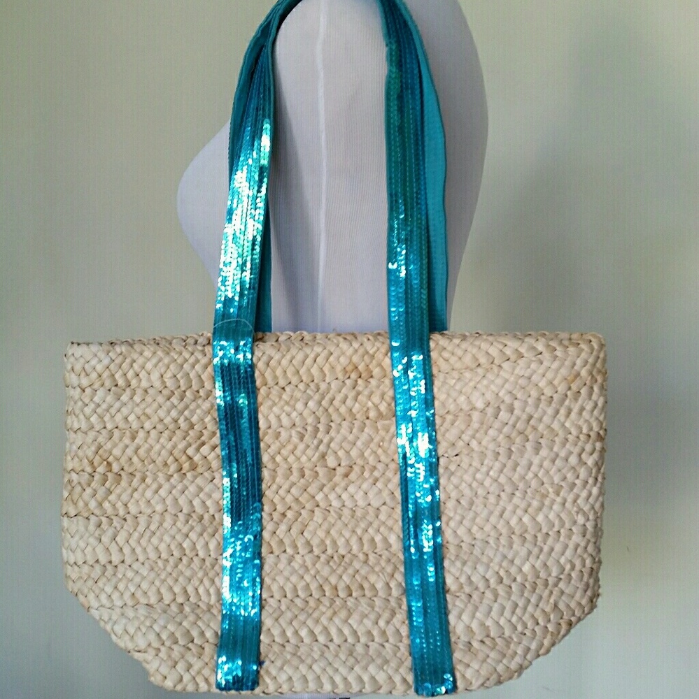 Stunning Rattan bag.