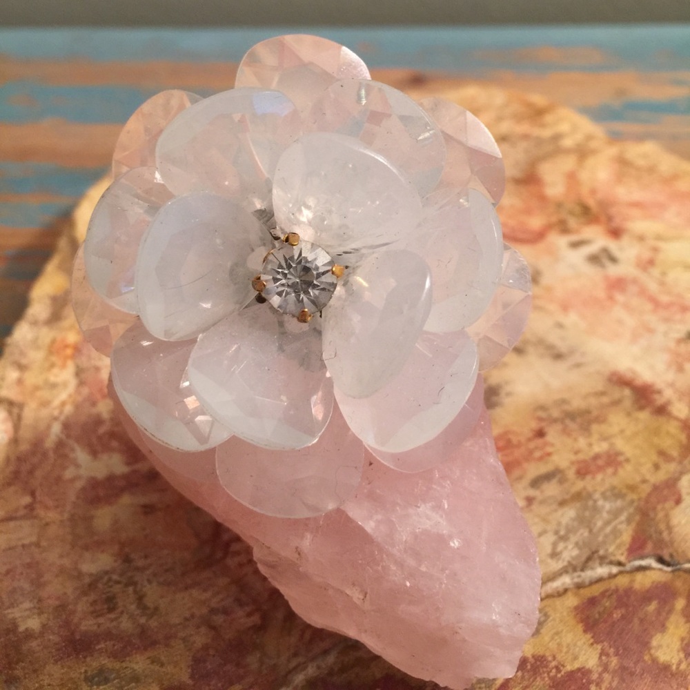 SALE ✨ Glitter & Gold Flower Ring
