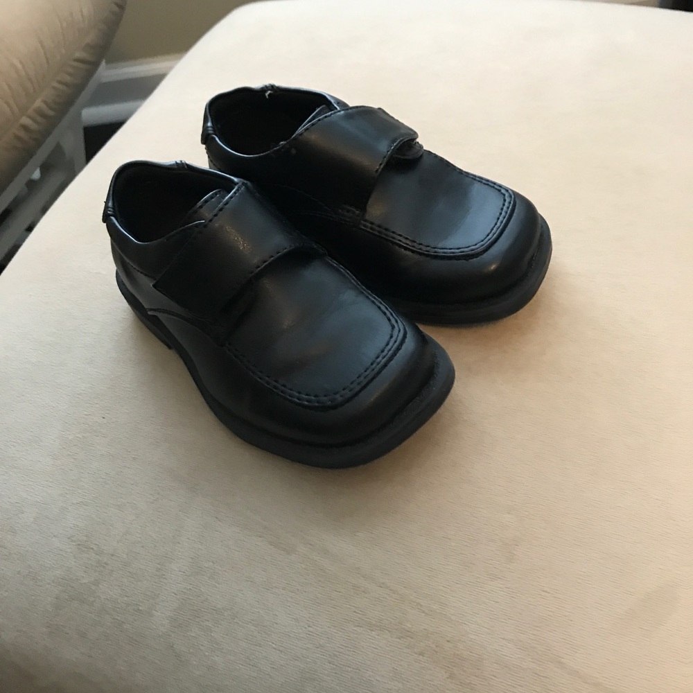 Smart fit boys shoes size 7W
