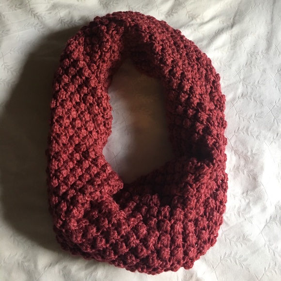 Lole Popcorn Knit Infinity Scarf - Picture 4 of 5
