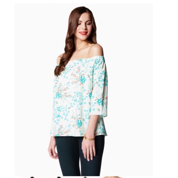 New! Floral off the shoulder top - Picture 1 of 7