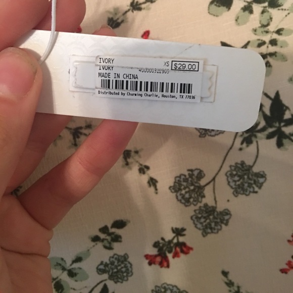 New! Floral off the shoulder top - Picture 7 of 7