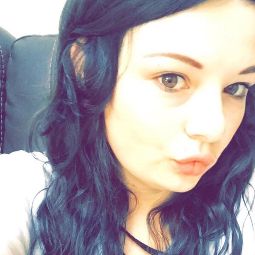 Meet your Posher, Eva