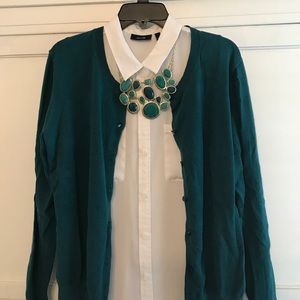 White sleeveless blouse