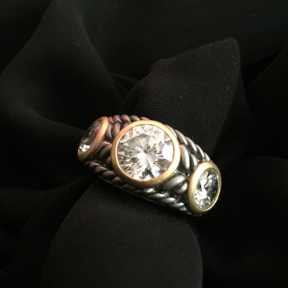 NWOT Jeweled Ring. Size 8