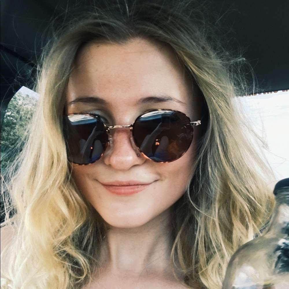 Meet your Posher, Taylor