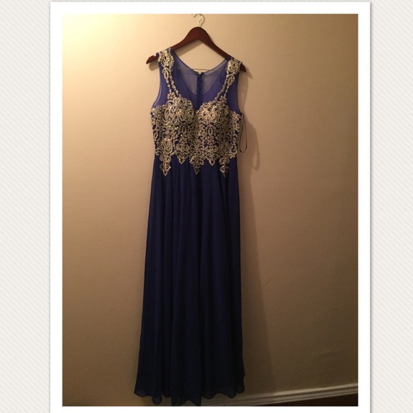 Evening dress. - Picture 2 of 3