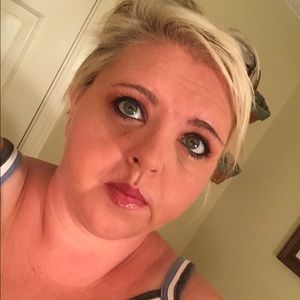 Meet your Posher, Angie