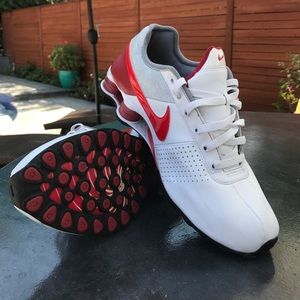 Nike Shox Men's Athletic Shoe