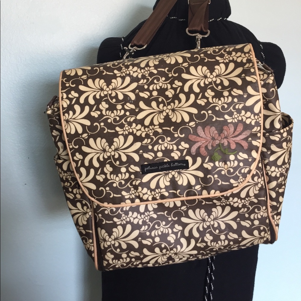 FINAL SALE!📍📍‼️Petunia Pickle Bottom diaper bag