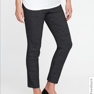 Old navy maternity pants ‼️never worn‼️