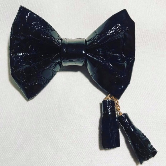 Black Croc Vinyl bowtie - Picture 1 of 1
