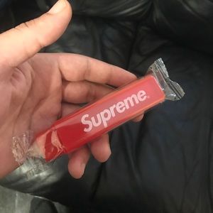 Supreme tooth brush