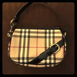 Small BURBERRY clutch-AUTHENTIC