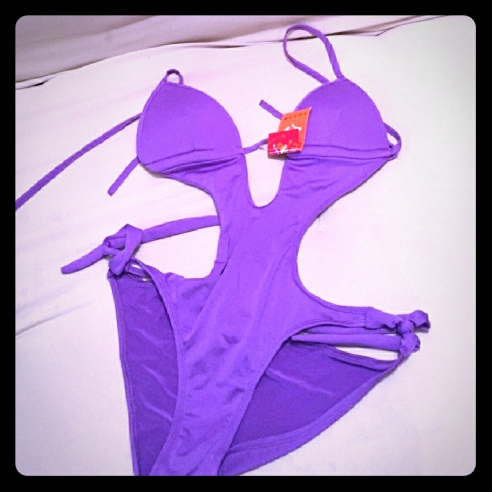 Women's one-piece bathing suit