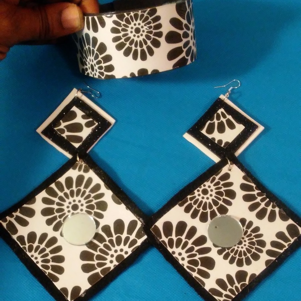 Floral Sensations earring and bracelet set