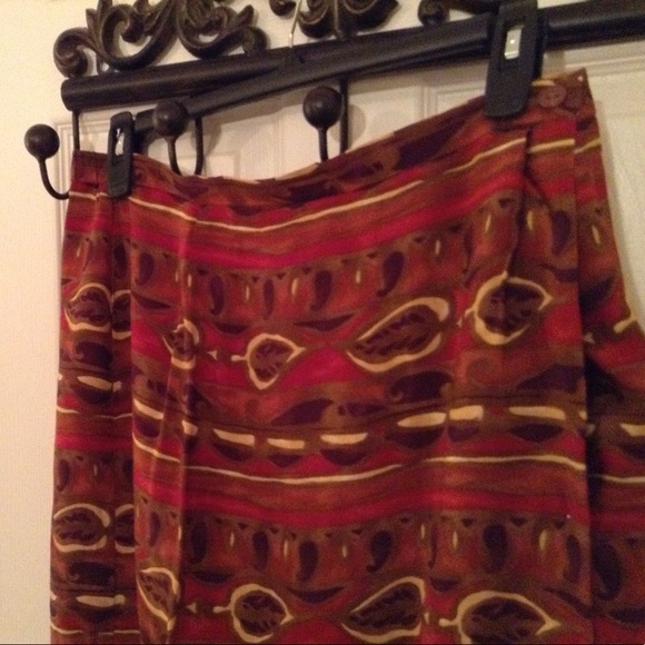 Skirt - Picture 2 of 5