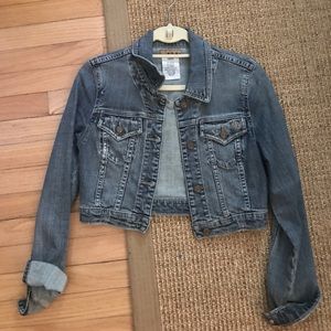 Cropped denim jacket
