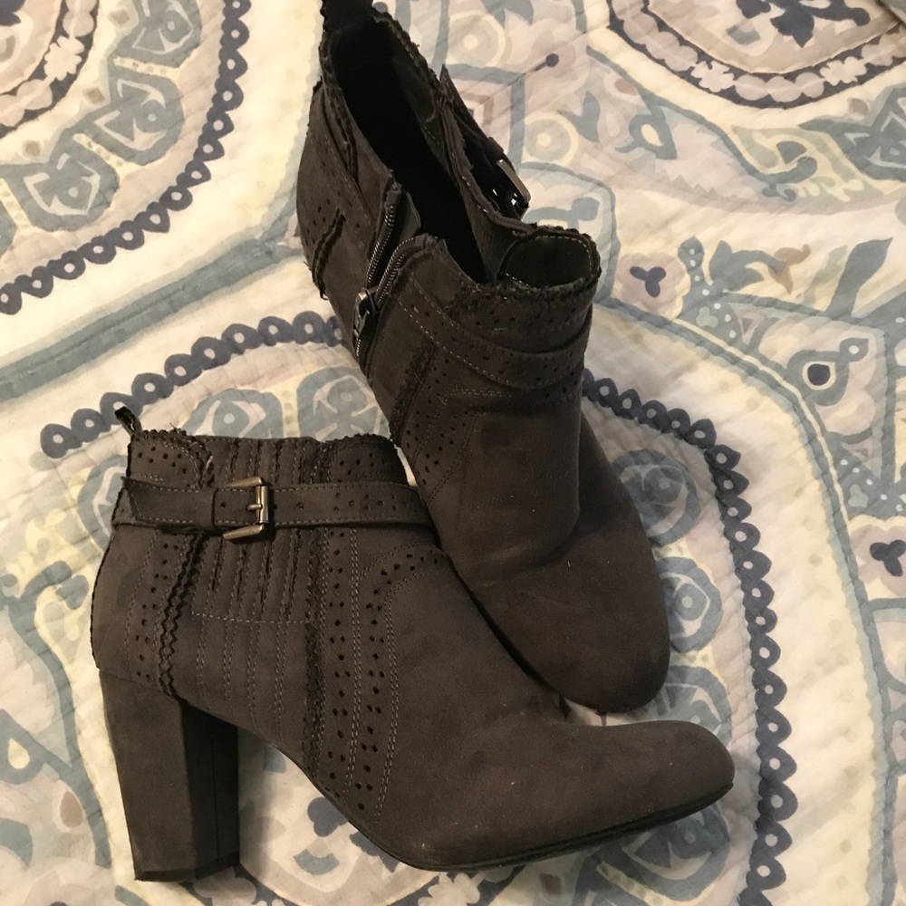 Heeled boots