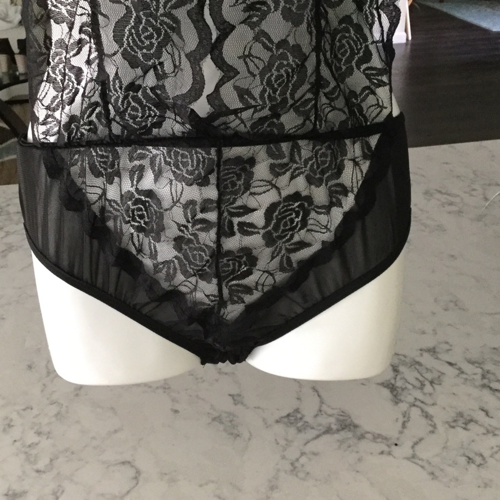 🎄Gorgeous !  HOST PICK DEC 26. Best in Boutiques - Picture 2 of 4