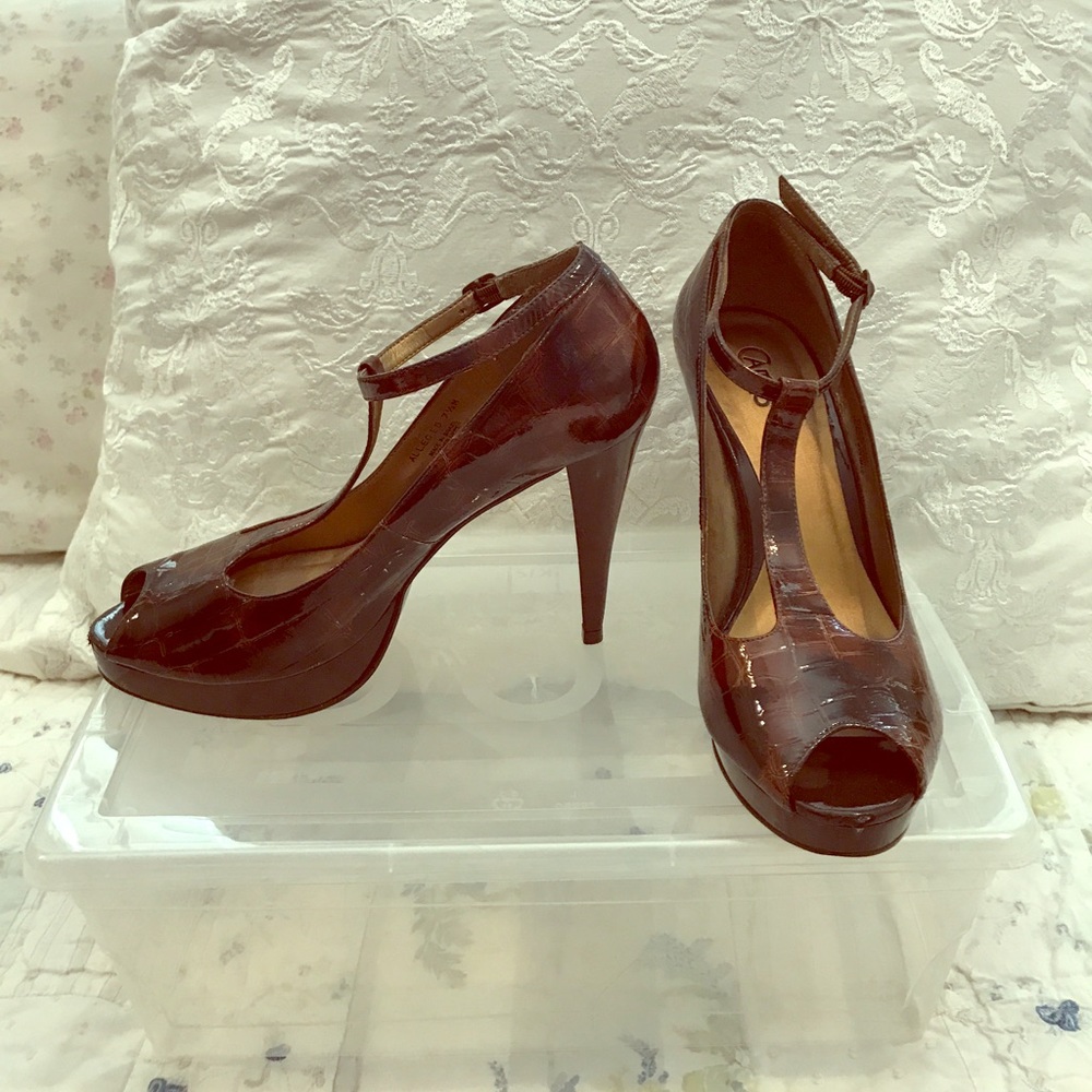 Carlos Santana Alleged heels