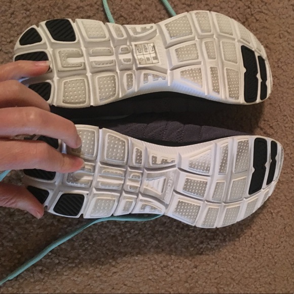 Skechers size 10 sneakers memory foam - Picture 3 of 5