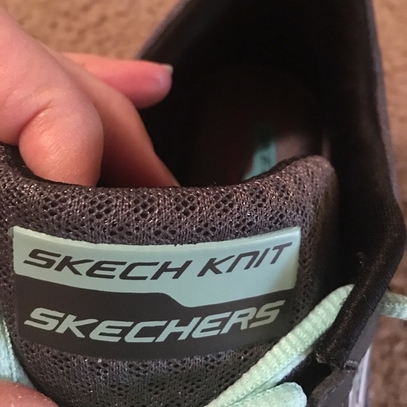 Skechers size 10 sneakers memory foam - Picture 5 of 5