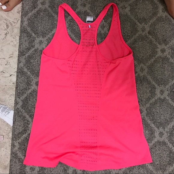 Neon pink tank - Picture 3 of 7