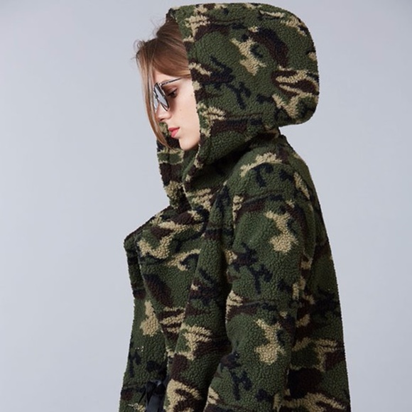 Faux Fur Fleece Camouflage Jacket - Picture 4 of 4