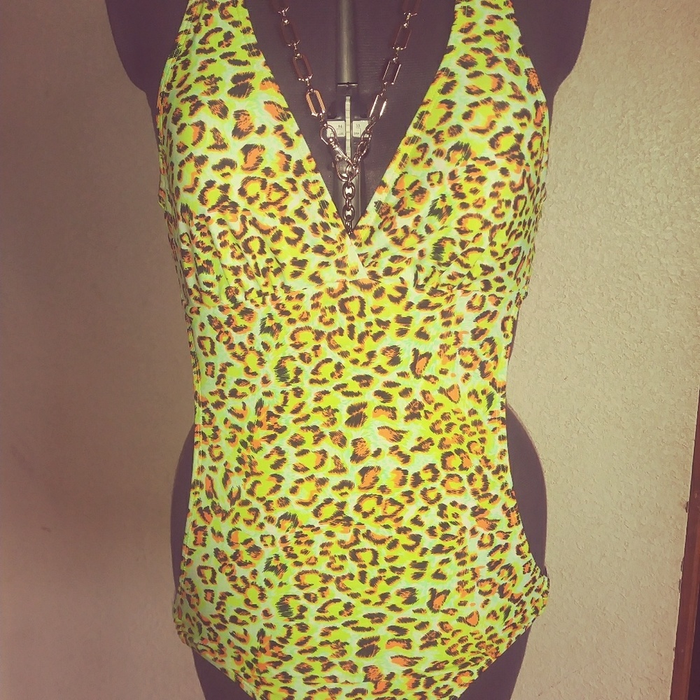 New**Animal print one piece swimming suit