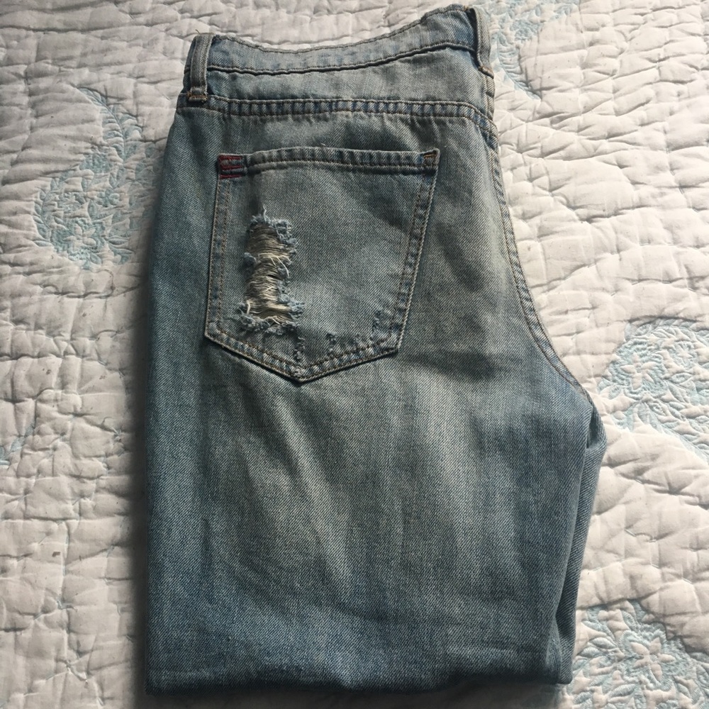 Distressed boyfriend jeans