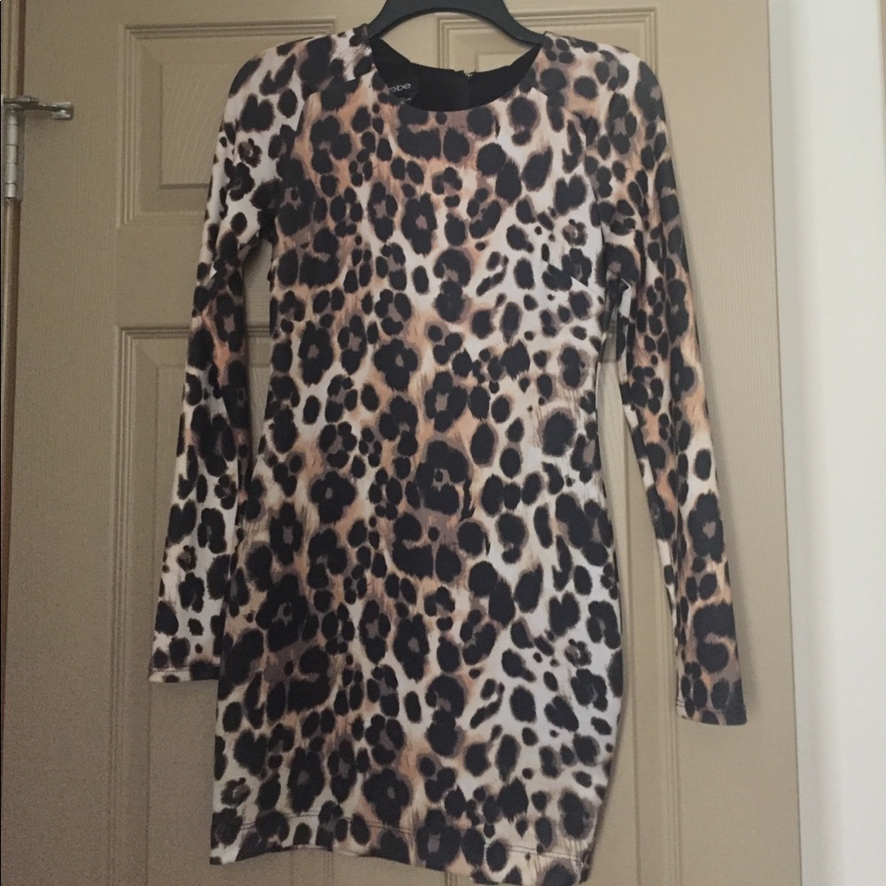 BEBE Leopard Long Sleeve Dress💛