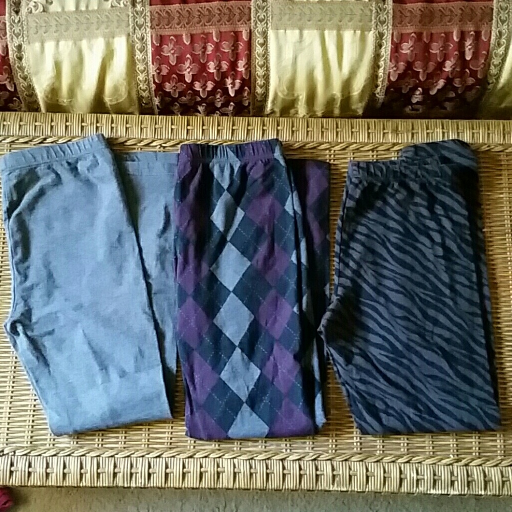 SOLD RE-POSH NWOT Uniqlo Leggings