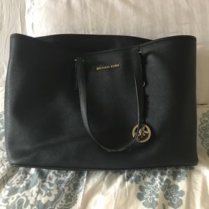 Michael Kors Jet Set Large Leather Tote