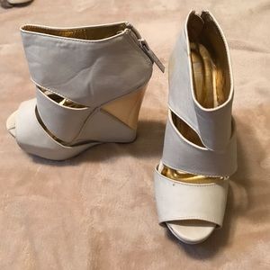 Chunk wedge heels