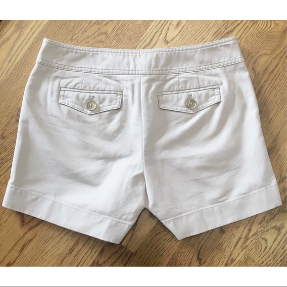 Ann Taylor | Signature Fit Shorts - Picture 3 of 6