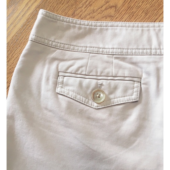 Ann Taylor | Signature Fit Shorts - Picture 4 of 6