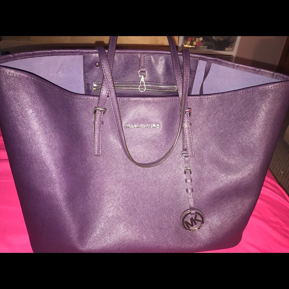Micheal Kors Jet Set eggplant (purple handbag
