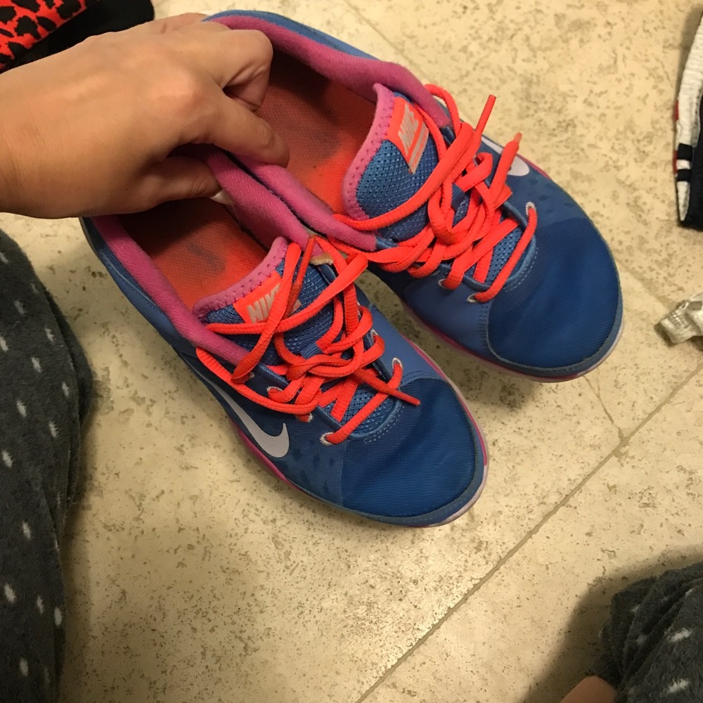 Nike sneakers - Picture 2 of 6