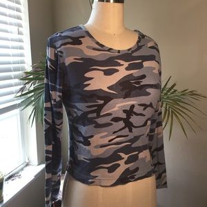 Vintage 90s blue camo long sleeve tee, cropped